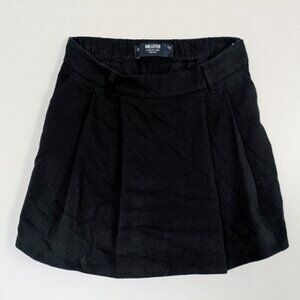 Hollister black size XS pleated skirt with belt loops
